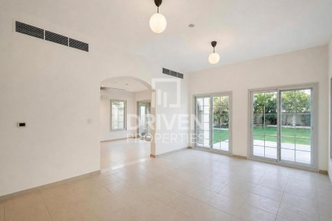 Vila v Jumeirah Village Circle, Dubai, SAE 2 spálne, 767.01 m2 č. 766969