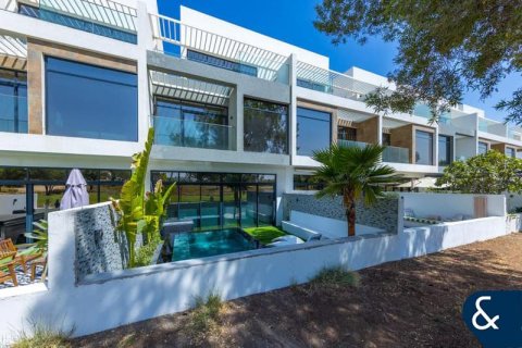 Kaupunkipientalo Jumeirah Golf Estates, Dubai, Arabiemiraatit 4 makuuhuonetta, 317 m2 № 668053 - kuva 3