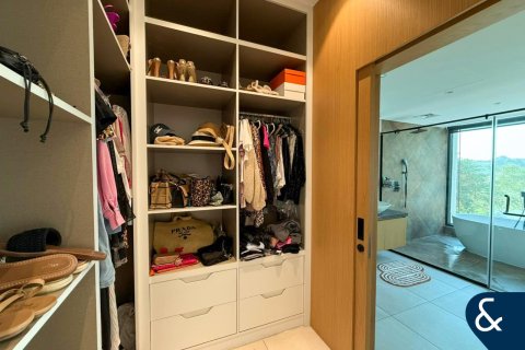 Kaupunkipientalo Jumeirah Golf Estates, Dubai, Arabiemiraatit 4 makuuhuonetta, 317 m2 № 668053 - kuva 16