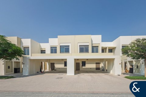 Casa urbana para arrendamento em Town Square, Dubai, EAU 3 quartos, 188 m2 № 668054 - foto 1