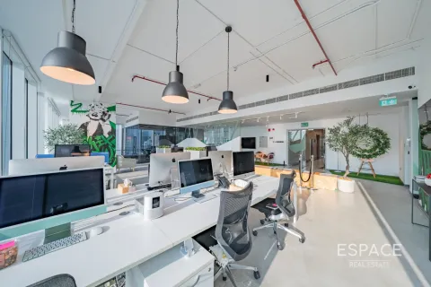Biuro do wynajęcia w Jumeirah Lake Towers, Dubai, ZEA 221 mkw., nr 661195 - zdjęcie 2