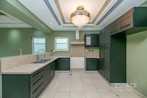 Al Furjan, Dubai, संयुक्त अरब अमीरात में विला, 4 बेडरूम, 455 वर्ग मीटर, संख्या 661190 - फ़ोटो 5