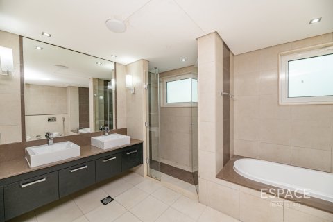 Al Furjan, Dubai, संयुक्त अरब अमीरात में विला, 4 बेडरूम, 455 वर्ग मीटर, संख्या 661190 - फ़ोटो 19