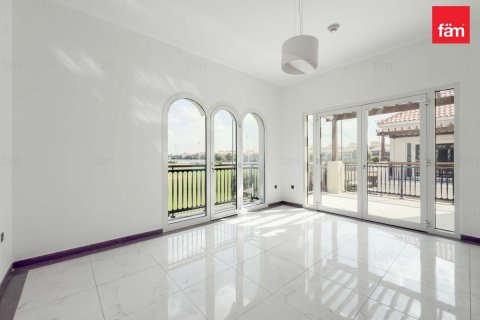 Βίλα σε Dubai, ΗΑΕ 4 υπνοδωμάτια, 386 τ.μ. Αρ. 687459 - φωτογραφία 9