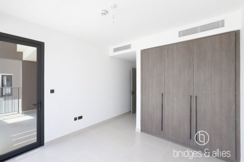 Vilă de închiriat în Dubai, EAU 4 dormitoare, 316.9 mp.  №629713 - poză 5
