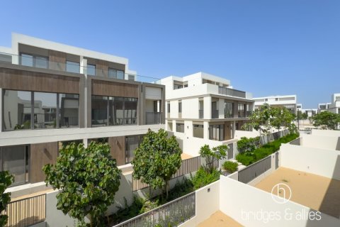 Vilă de închiriat în Dubai, EAU 4 dormitoare, 316.9 mp.  №629713 - poză 12