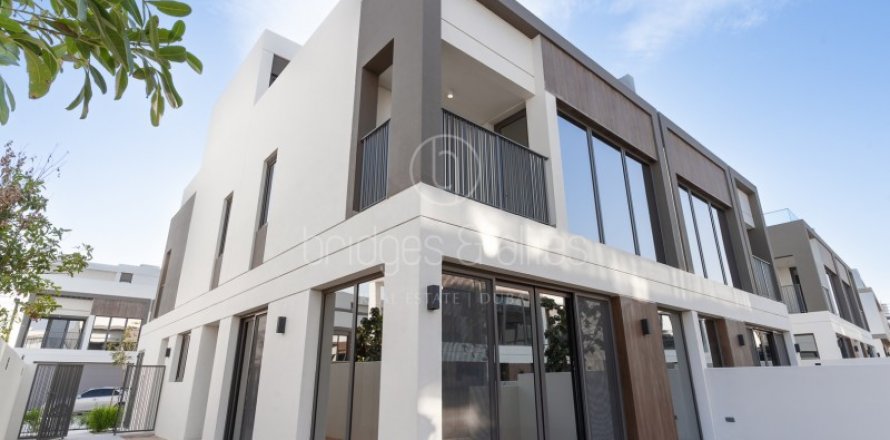 Villa in Dubai, VAE: 4 Schlafzimmer, 316.8 m2 Nr. 629715