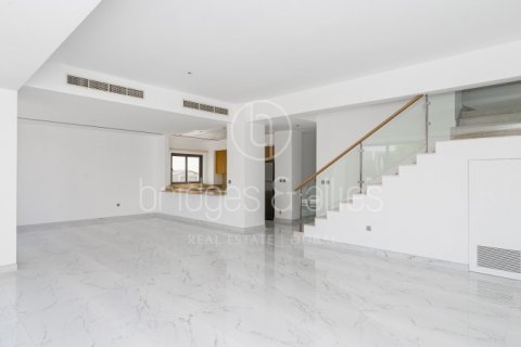 Villa para arrendamento em Dubai Hills Estate, Dubai, EAU 5 quartos, 444.1 m2 № 629714 - foto 3