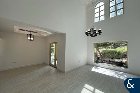 Vila di Jumeirah Islands, Dubai, UAE 4 bilik tidur, 482 meter persegi № 668012 - foto 4