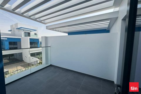 Villa in Dubai, VAE: 4 Schlafzimmer, 144 m2 Nr. 686056