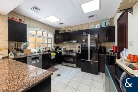 Villa in Dubai Sports City, Dubai, UAE 3 bedrooms, 293 sq.m. № 671241 - photo 6