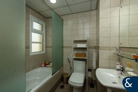 Villa in Dubai Sports City, Dubai, UAE 3 bedrooms, 293 sq.m. № 671241 - photo 12