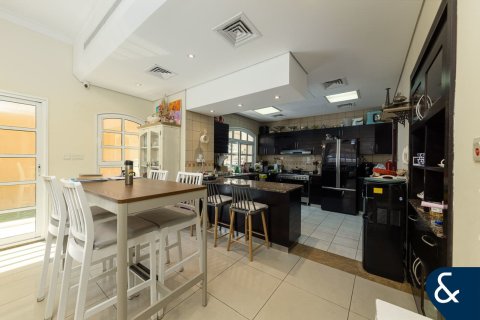 Villa in Dubai Sports City, Dubai, UAE 3 bedrooms, 293 sq.m. № 671241 - photo 5