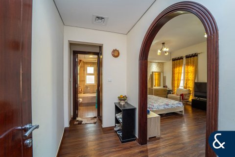 Villa in Dubai Sports City, Dubai, UAE 5 bedrooms, 460 sq.m. № 671240 - photo 13