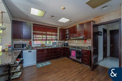 Villa in Dubai Sports City, Dubai, UAE 5 bedrooms, 460 sq.m. № 671240 - photo 4