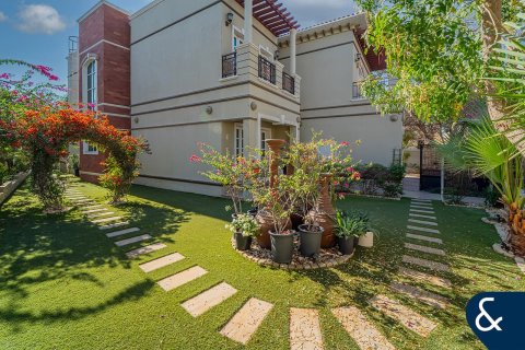 Villa in Dubai Sports City, Dubai, UAE 5 bedrooms, 460 sq.m. № 671240 - photo 21