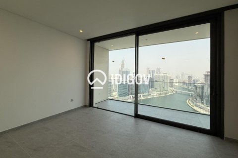Apartmen di Business Bay, Dubai, UAE 2 bilik tidur, 134.99 meter persegi № 740985 - foto 11