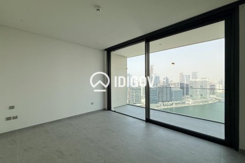 Apartmen di Business Bay, Dubai, UAE 2 bilik tidur, 134.99 meter persegi № 740985 - foto 14