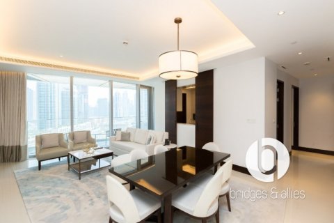 Apartemen di Downtown Dubai (Downtown Burj Dubai), UEA 2 kamar tidur, 141 m2 nomor 697376 - foto 2