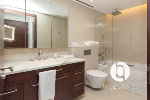 Apartemen di Downtown Dubai (Downtown Burj Dubai), UEA 2 kamar tidur, 141 m2 nomor 697376 - foto 10