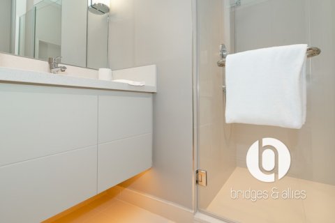 דירה להשכרה ב Downtown Dubai (Downtown Burj Dubai), Dubai, איחוד האמירויות  2 חדרי שינה, 129 מ"ר, מספר 697371 - תמונה 13