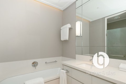 דירה להשכרה ב Downtown Dubai (Downtown Burj Dubai), Dubai, איחוד האמירויות  2 חדרי שינה, 129 מ"ר, מספר 697371 - תמונה 18