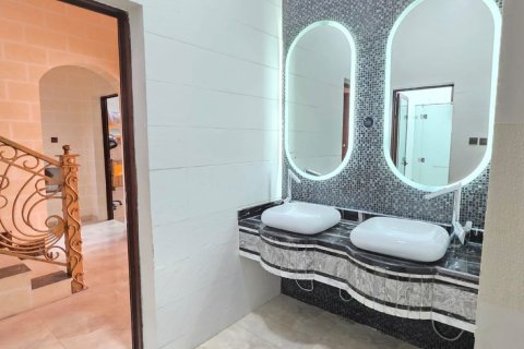 Villa à vendre à  Khuzam, Ras Al Khaimah, EAU 4 chambres, 465 m2 № 734809 - photo 6