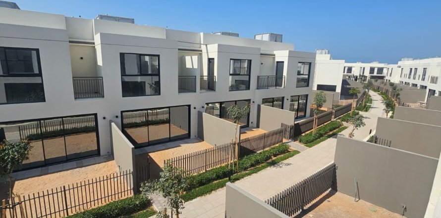 Maison de ville à Ras Al Khaimah, EAU: 3 chambres, 192 m2 № 734810