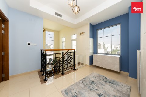 Villa till försäljning i Dubai, UAE 3 sovrum, 548.1 kvm Nr. 660464 - fotografi 18