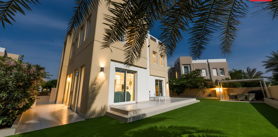 Villa i Dubai, UAE 3 sovrum, 548.1 kvm Nr. 660464