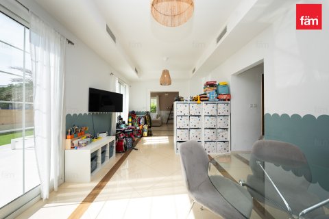 Villa till försäljning i Dubai, UAE 3 sovrum, 548.1 kvm Nr. 660464 - fotografi 12