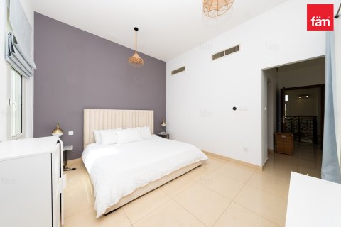 Villa till försäljning i Dubai, UAE 3 sovrum, 548.1 kvm Nr. 660464 - fotografi 29