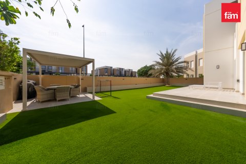 Villa till försäljning i Dubai, UAE 3 sovrum, 548.1 kvm Nr. 660464 - fotografi 5