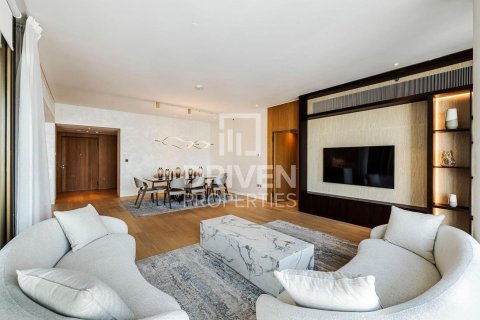 Apartament në Jumeirah, Dubai, Emiratet e Bashkuara Arabe 3 dhoma gjumi, 251 m2. № 683005 - Foto 2