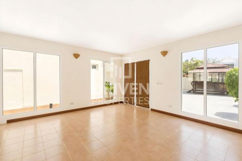 Jumeirah, Dubai, UAE의 임대용 빌라 침실 4개, 743.13제곱미터 번호 745112 - 사진 15