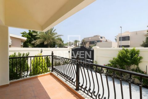 Jumeirah, Dubai, UAE의 임대용 빌라 침실 4개, 743.13제곱미터 번호 745112 - 사진 23