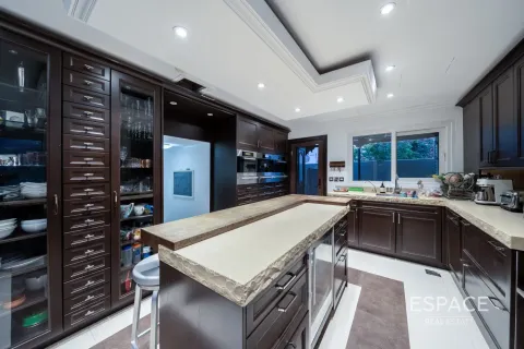 Vilă de vânzare în Meadows, Dubai, EAU 4 dormitoare, 387 mp.  №661007 - poză 6