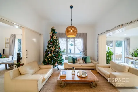 Vilă de vânzare în Meadows, Dubai, EAU 4 dormitoare, 387 mp.  №661007 - poză 2