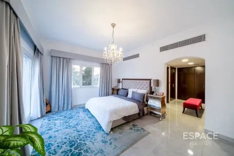 Vilă de vânzare în Meadows, Dubai, EAU 4 dormitoare, 387 mp.  №661007 - poză 13