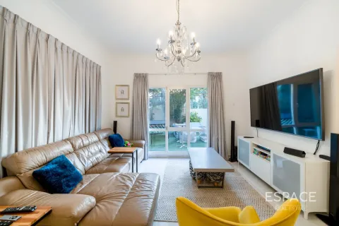 Vilă de vânzare în Meadows, Dubai, EAU 4 dormitoare, 387 mp.  №661007 - poză 3