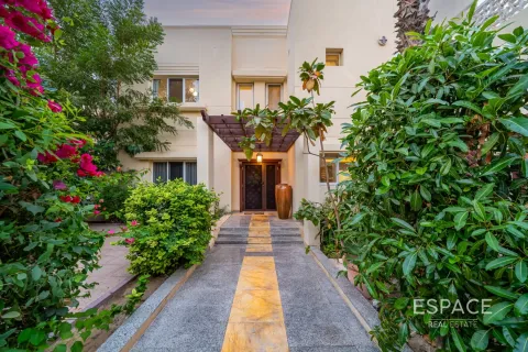 Vilă de vânzare în Meadows, Dubai, EAU 4 dormitoare, 387 mp.  №661007 - poză 19