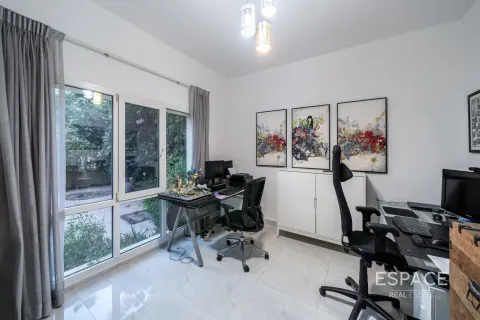 Vilă de vânzare în Meadows, Dubai, EAU 4 dormitoare, 387 mp.  №661007 - poză 15