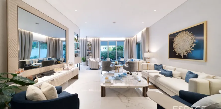 Vilă în Jumeirah Park, Dubai, EAU 4 dormitoare, 455 mp.  №661010