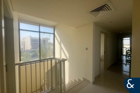 Villa para arrendamento em DAMAC Hills (Akoya by DAMAC), Dubai, EAU 6 quartos, 371 m2 № 668463 - foto 4