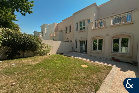 Vila v The Lakes, Dubai, SAE 3 spálne, 234 m2 č. 668460 - Fotografia 1