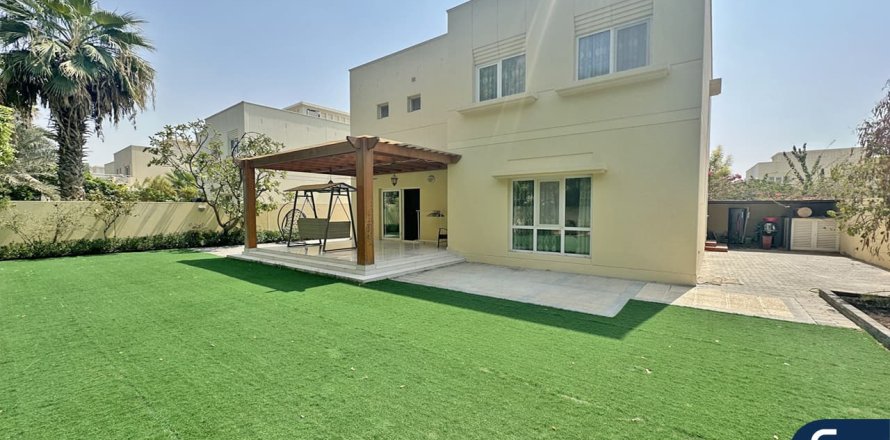 Vila u Meadows, Dubai, UAE 569 m2, 4 spavaćih soba Br. 668459