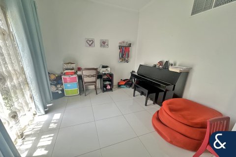 Vila v Meadows, Dubai, SAE 4 spálne, 569 m2 č. 668459 - Fotografia 7