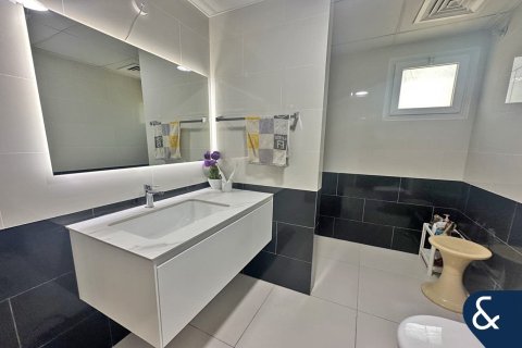 Vila v Meadows, Dubai, SAE 4 spálne, 569 m2 č. 668459 - Fotografia 11