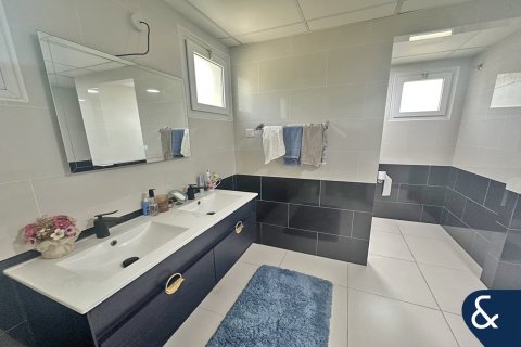 Vila v Meadows, Dubai, SAE 4 spálne, 569 m2 č. 668459 - Fotografia 16