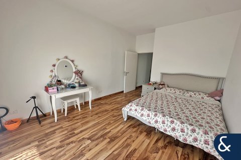 Vila v Meadows, Dubai, SAE 4 spálne, 569 m2 č. 668459 - Fotografia 9